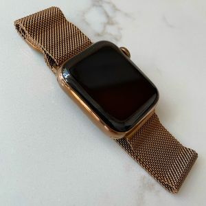 Apple Watch, Gen 4 — Bronze Stainless Steel, 40mm